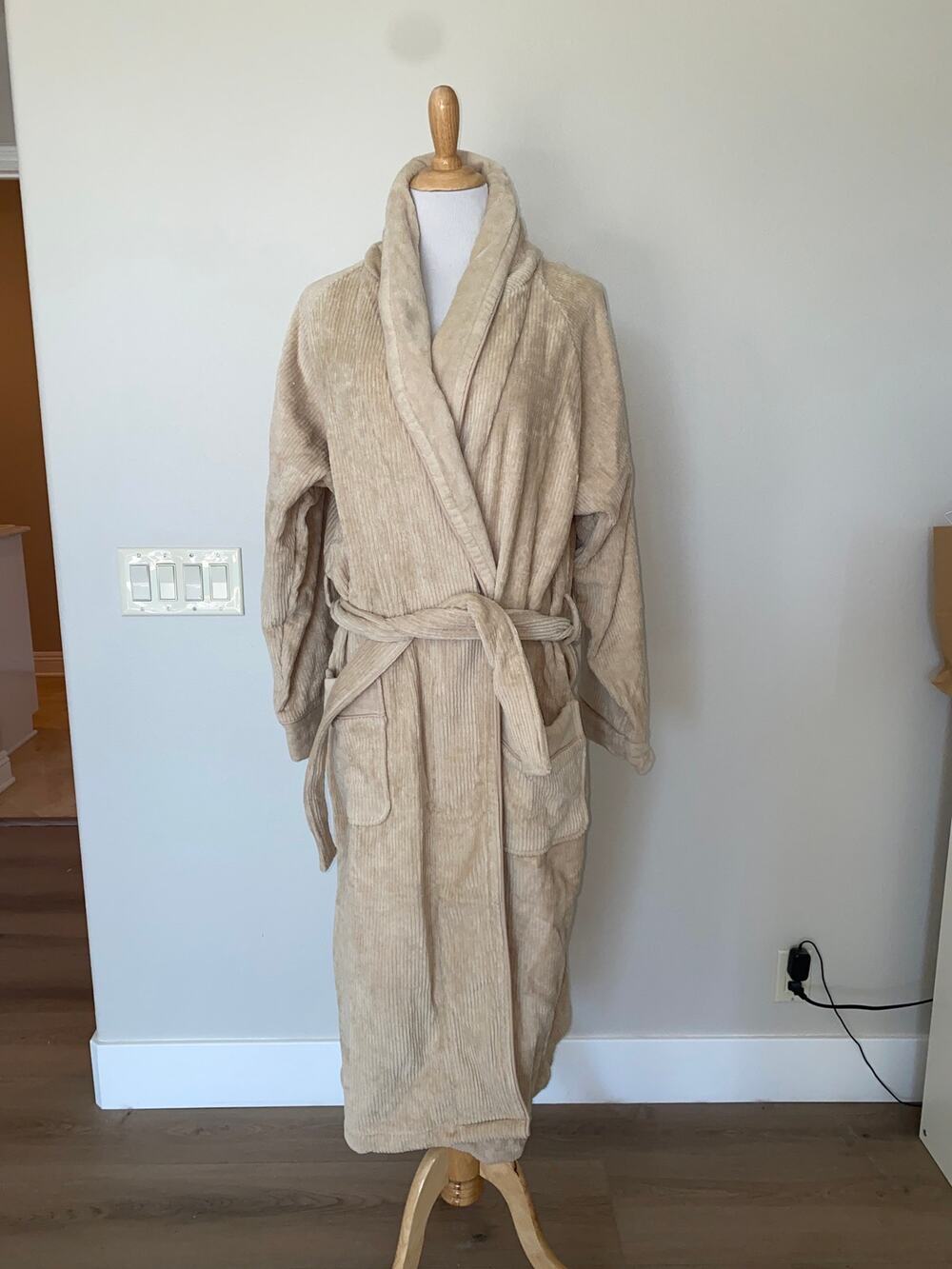Christy England 1850 Robe Luxury egyptian Driftwood/Tan Size L/XL